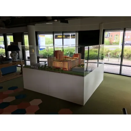 Plexiglas vitrinekap | plexiglas stolp | maquettekap op maat
