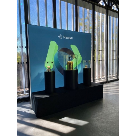 Ronde plexiglas beschermkappen voor productpresentatie