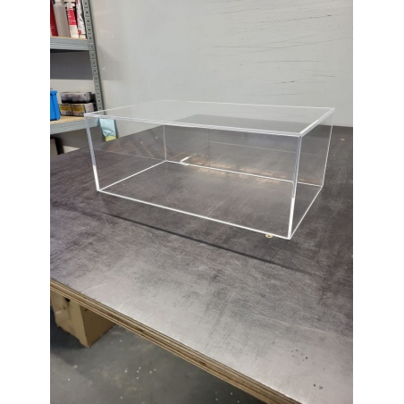 plexiglas vitrine, 35,3 x 21,2 x 13,7 cm (LxBxH) - SALE