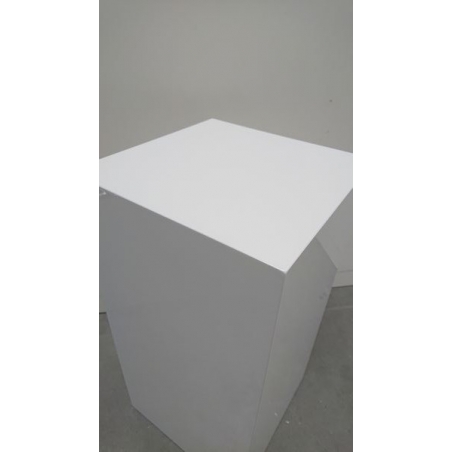 Solits sokkel wit parelmoer hoogglans 30 x 30 x 60 cm (LXBxH) met LED aansluiting - SALE Solits sokkel wit parelmoer hoogglans 30 x 30 x 60 cm (LXBxH) met LED aansluiting - SALE