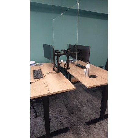 Hangende plexiglas beschermwand / heldere kunststof afscherming voor kassa (incl. bevestigingsmateriaal) op maat Hangende plexiglas beschermwand / heldere kunststof afscherming voor kassa (incl. bevestigingsmateriaal) op maat